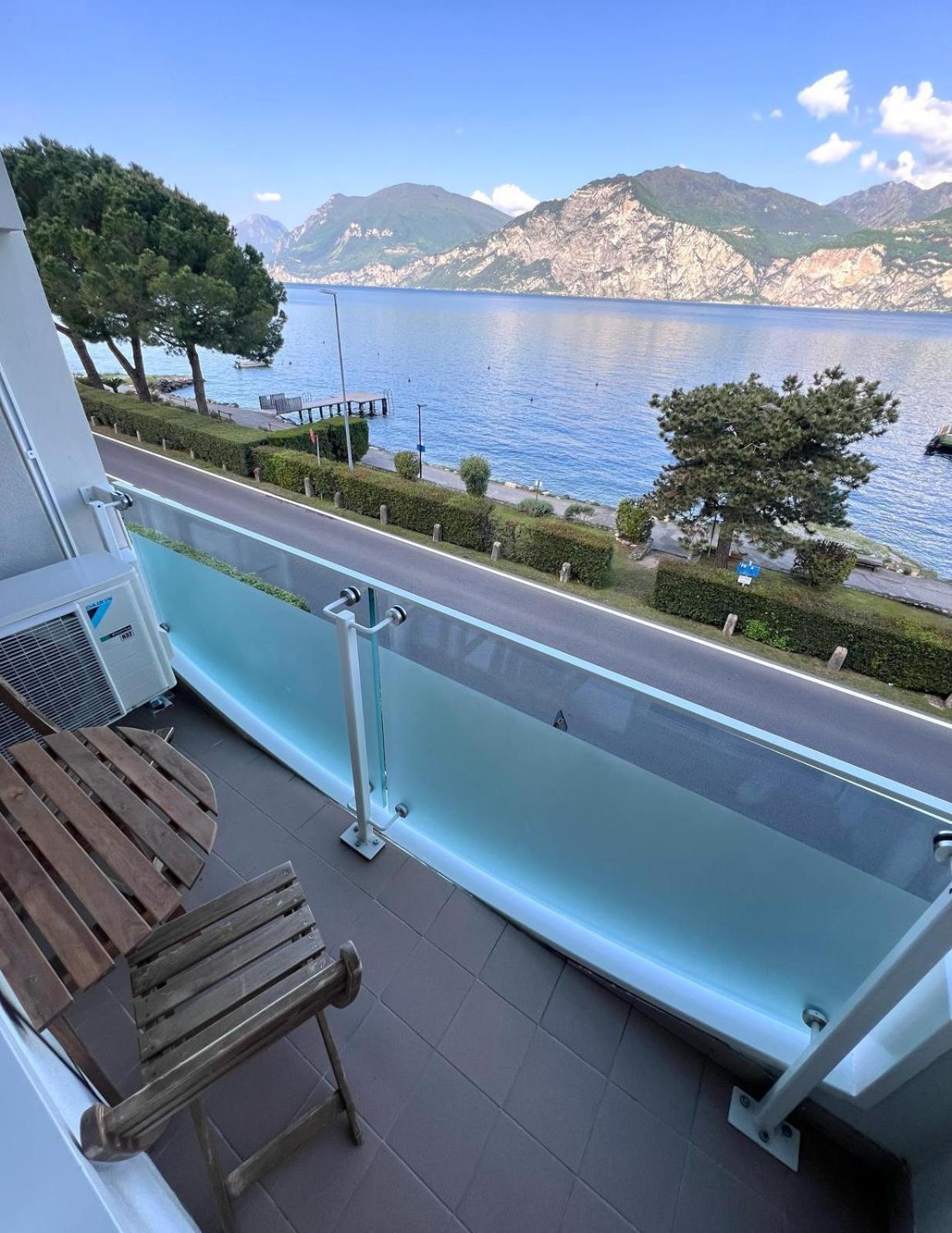 Val Di Sogno Grand View Apartment Malcesine Exterior photo